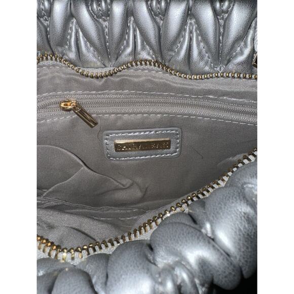 Shiraleah Jody Zip Pouch Silver Clutch Purse Bag Strapless Inner Pockets NWT - Picture 5 of 11